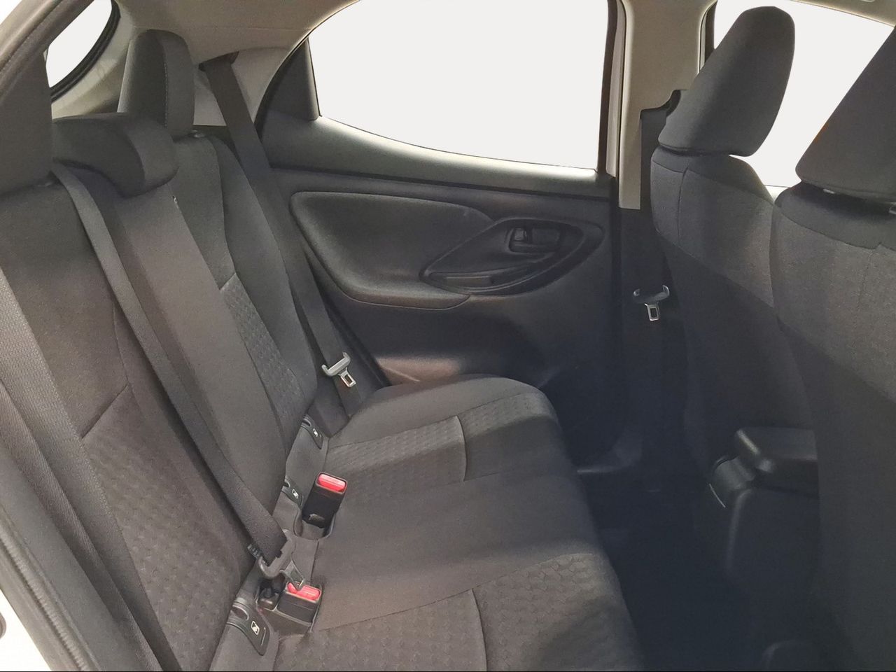 Toyota Yaris 1.5 120H Active Tech  - Foto 8