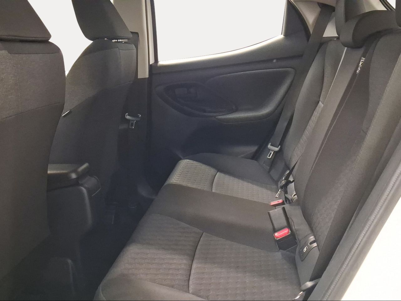 Toyota Yaris 1.5 120H Active Tech  - Foto 12