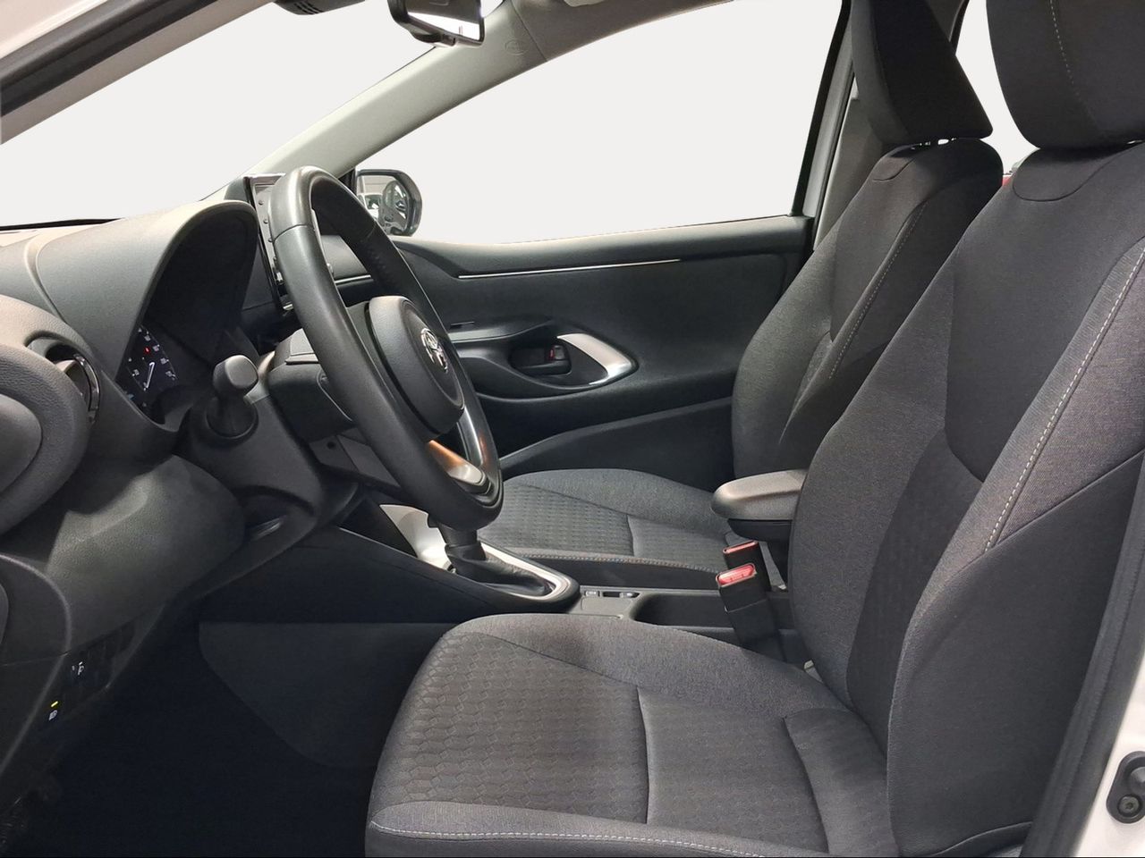 Toyota Yaris 1.5 120H Active Tech  - Foto 13