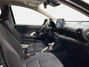 Toyota Yaris 1.5 120H Active Plus  - Foto 7