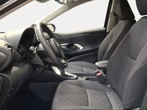 Toyota Yaris 1.5 120H Active Plus  - Foto 13