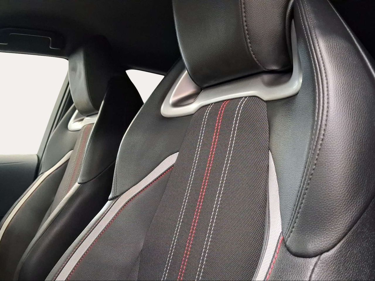 Toyota Corolla 2.0 180H GR-SPORT E-CVT  - Foto 22