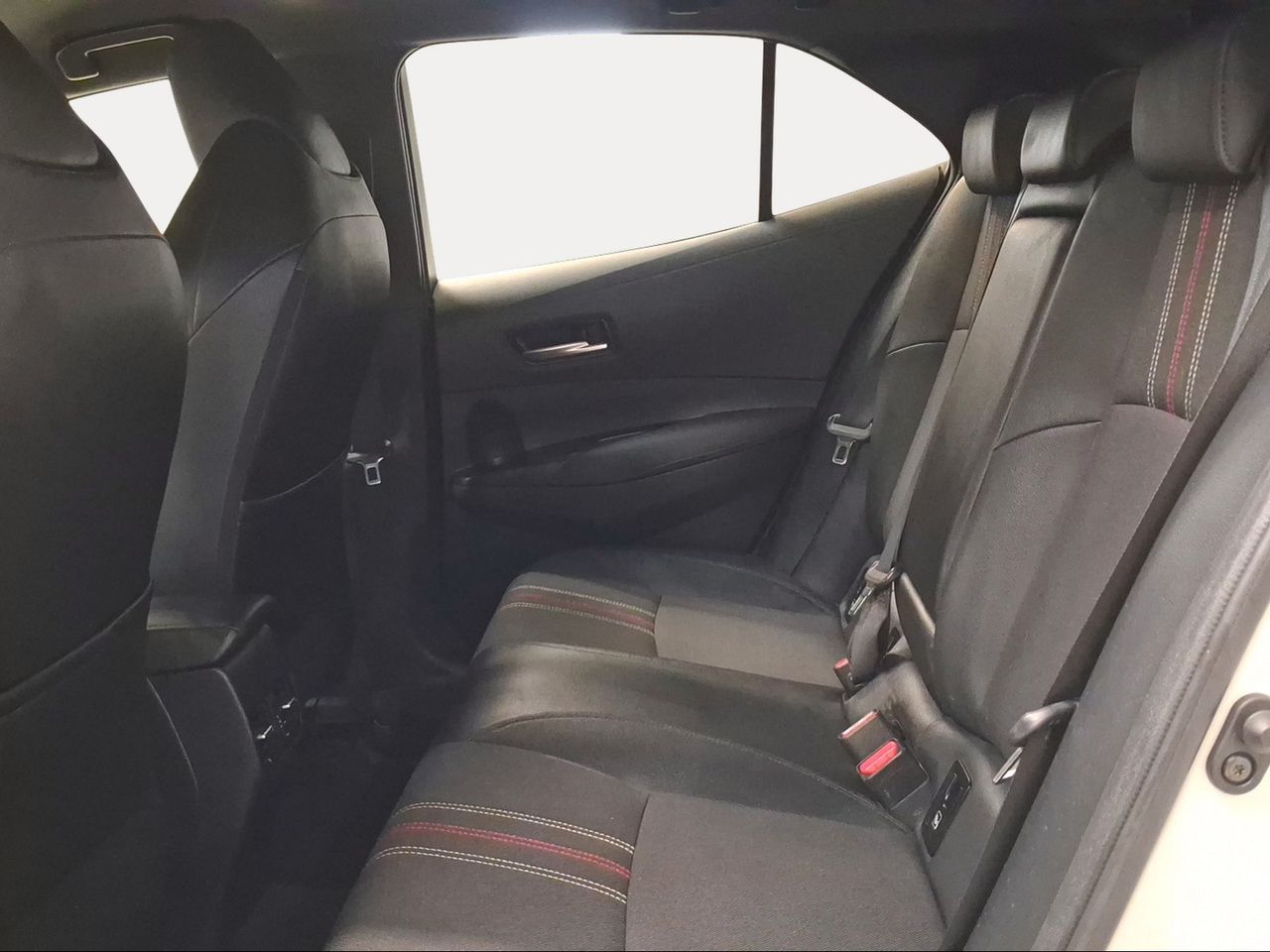 Toyota Corolla 2.0 180H GR-SPORT E-CVT  - Foto 12