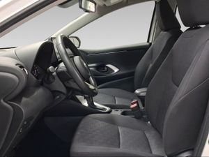 Toyota Yaris 1.5 120H Active Plus  - Foto 13