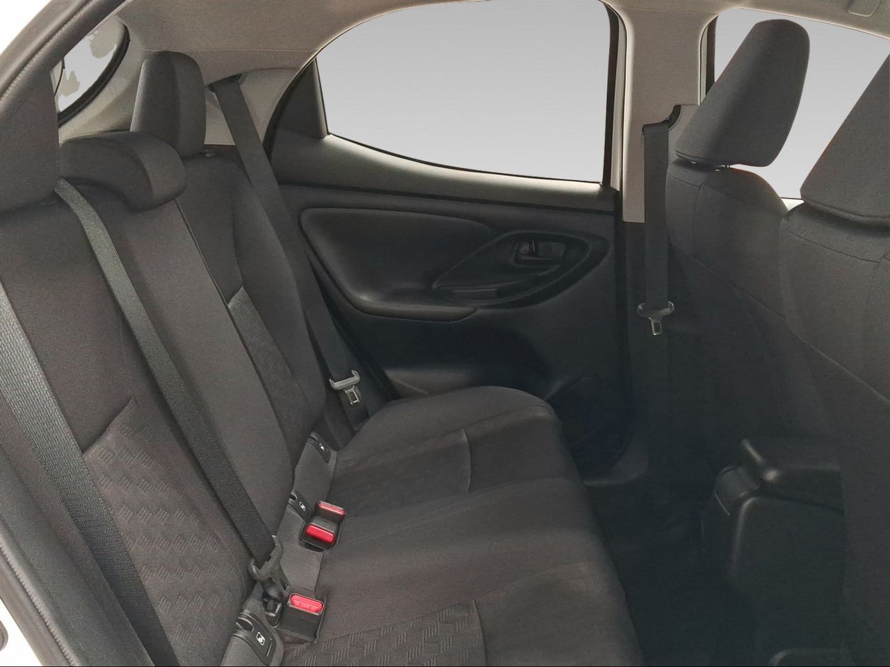 Toyota Yaris 1.5 120H Active Plus  - Foto 8
