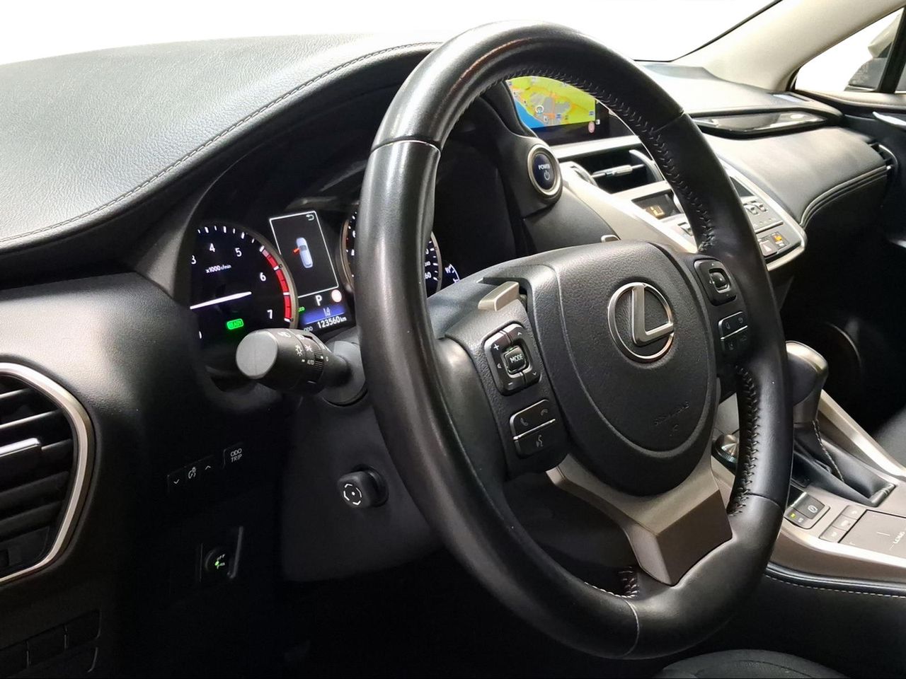 Lexus NX 2.5 300h Business Navigation 2WD  - Foto 17