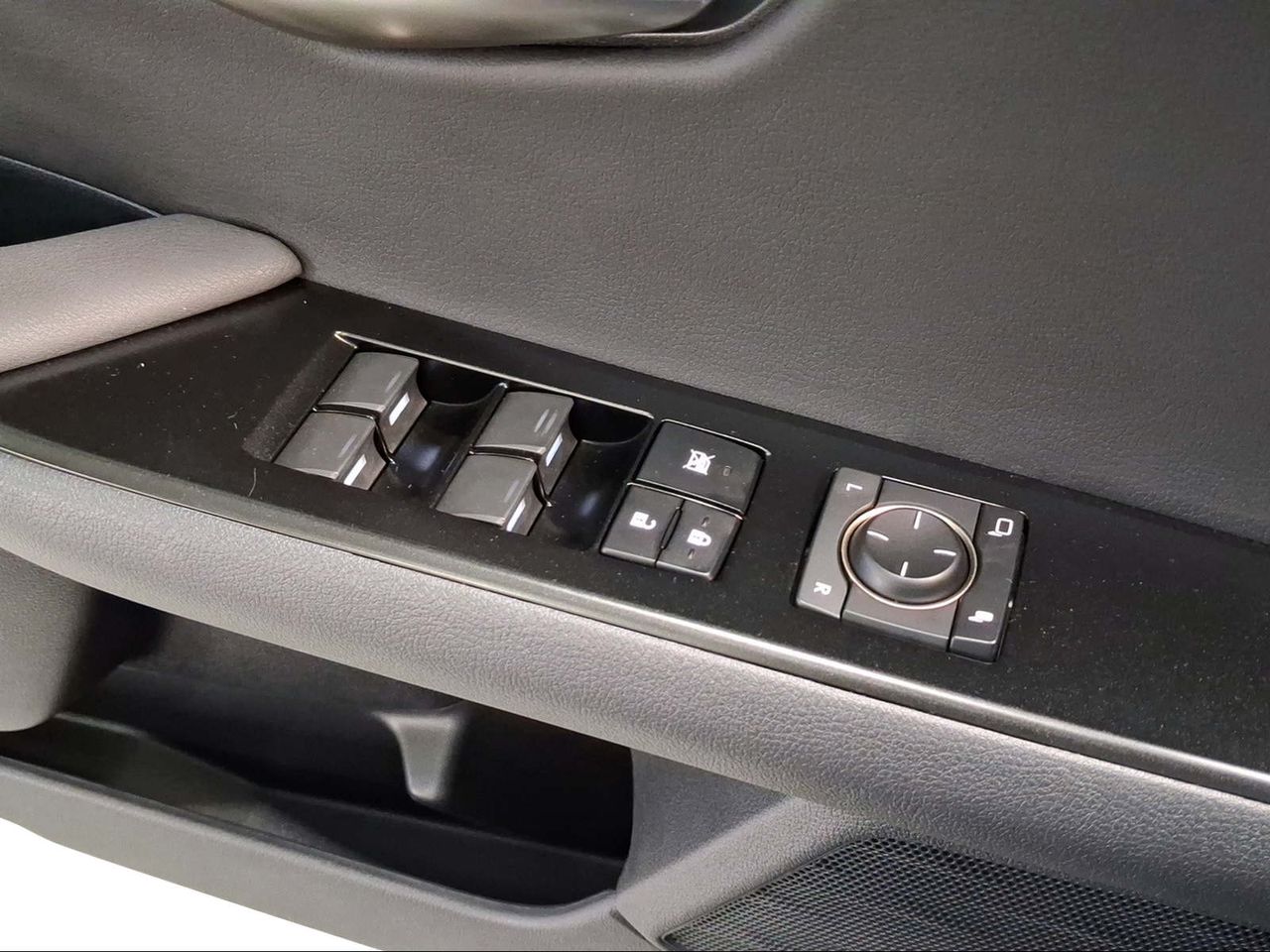 Lexus UX 2.0 250h Style  - Foto 18