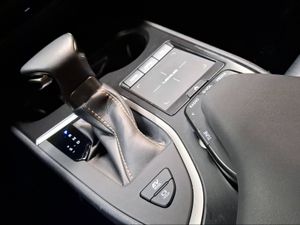 Lexus UX 2.0 250h Style  - Foto 16