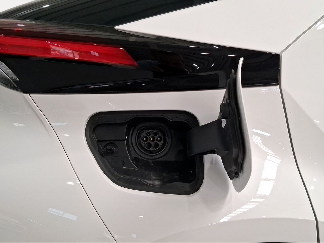 Toyota C-HR Business Plug-in Hybrid 220  - Foto 7