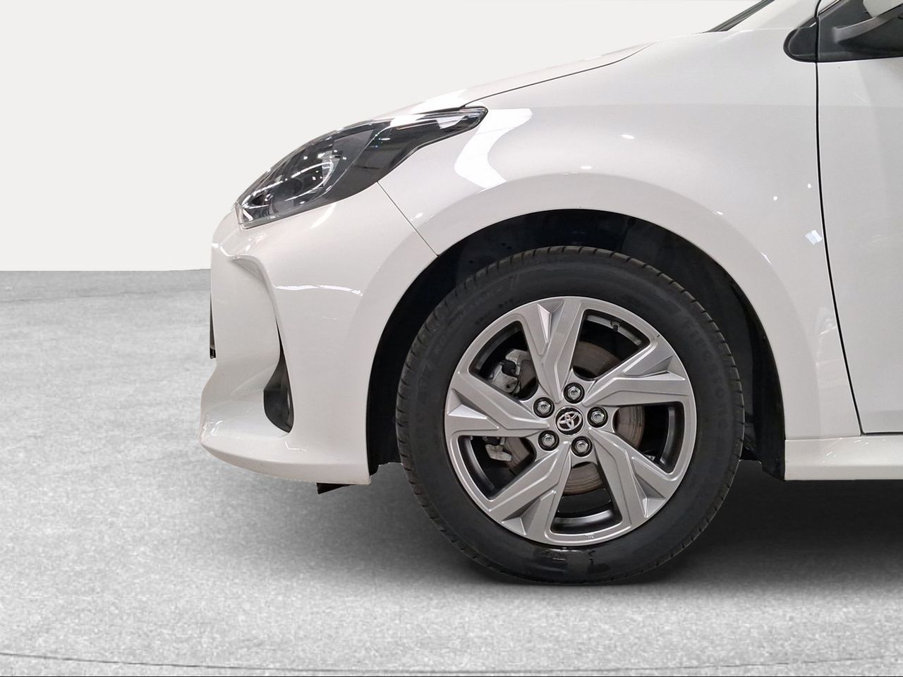 Toyota Yaris 1.5 120H Active Plus  - Foto 17