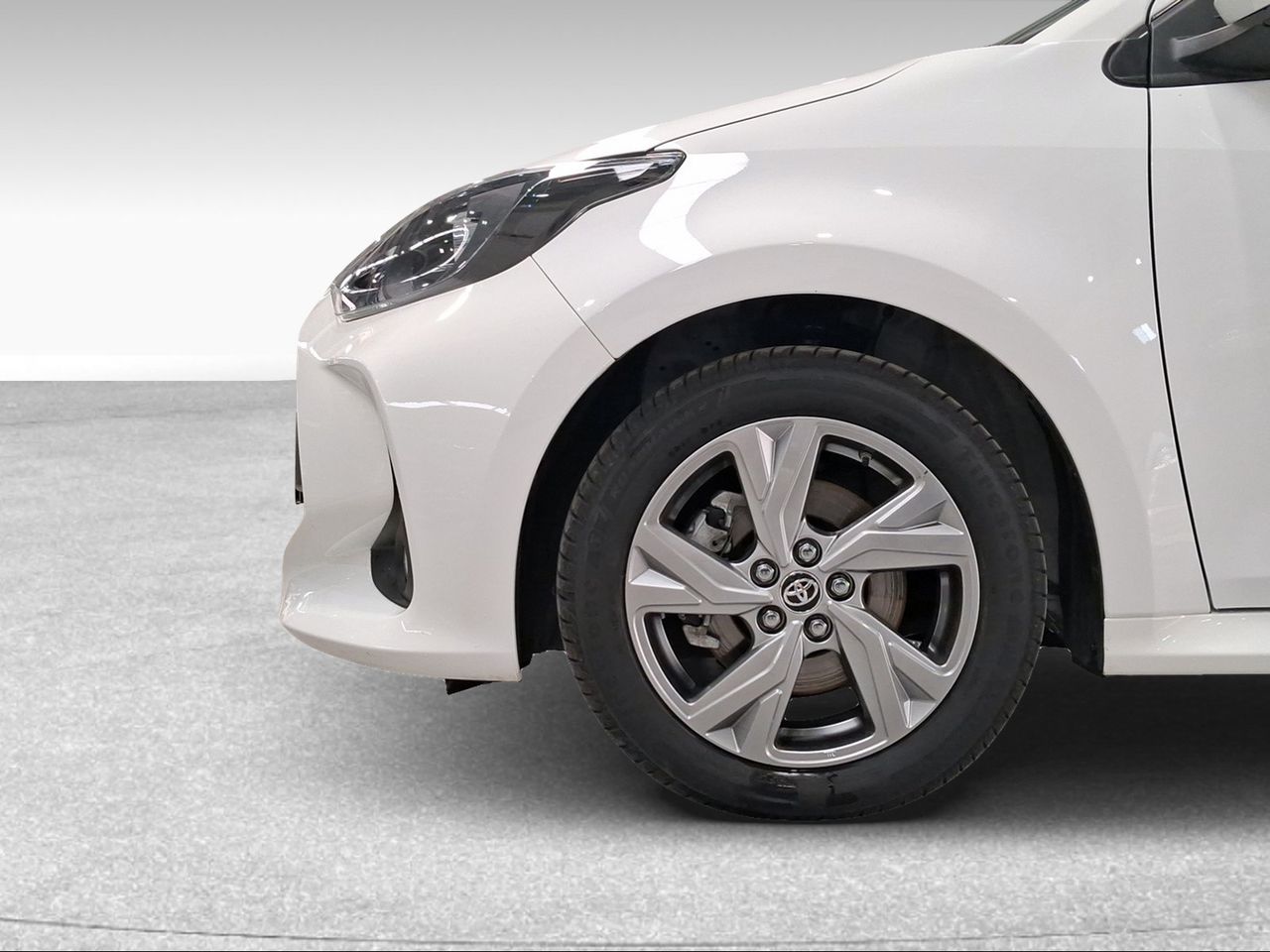 Toyota Yaris 1.5 120H Active Plus  - Foto 17
