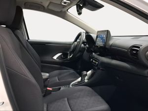 Toyota Yaris 1.5 120H Active Plus  - Foto 7