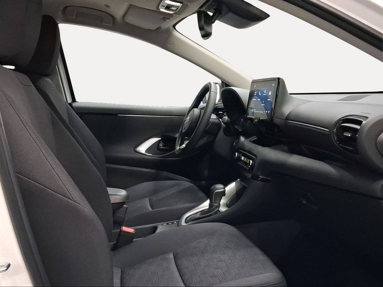 Toyota Yaris 1.5 120H Active Plus  - Foto 7