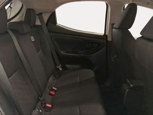 Toyota Yaris 1.5 120H Active Plus  - Foto 8