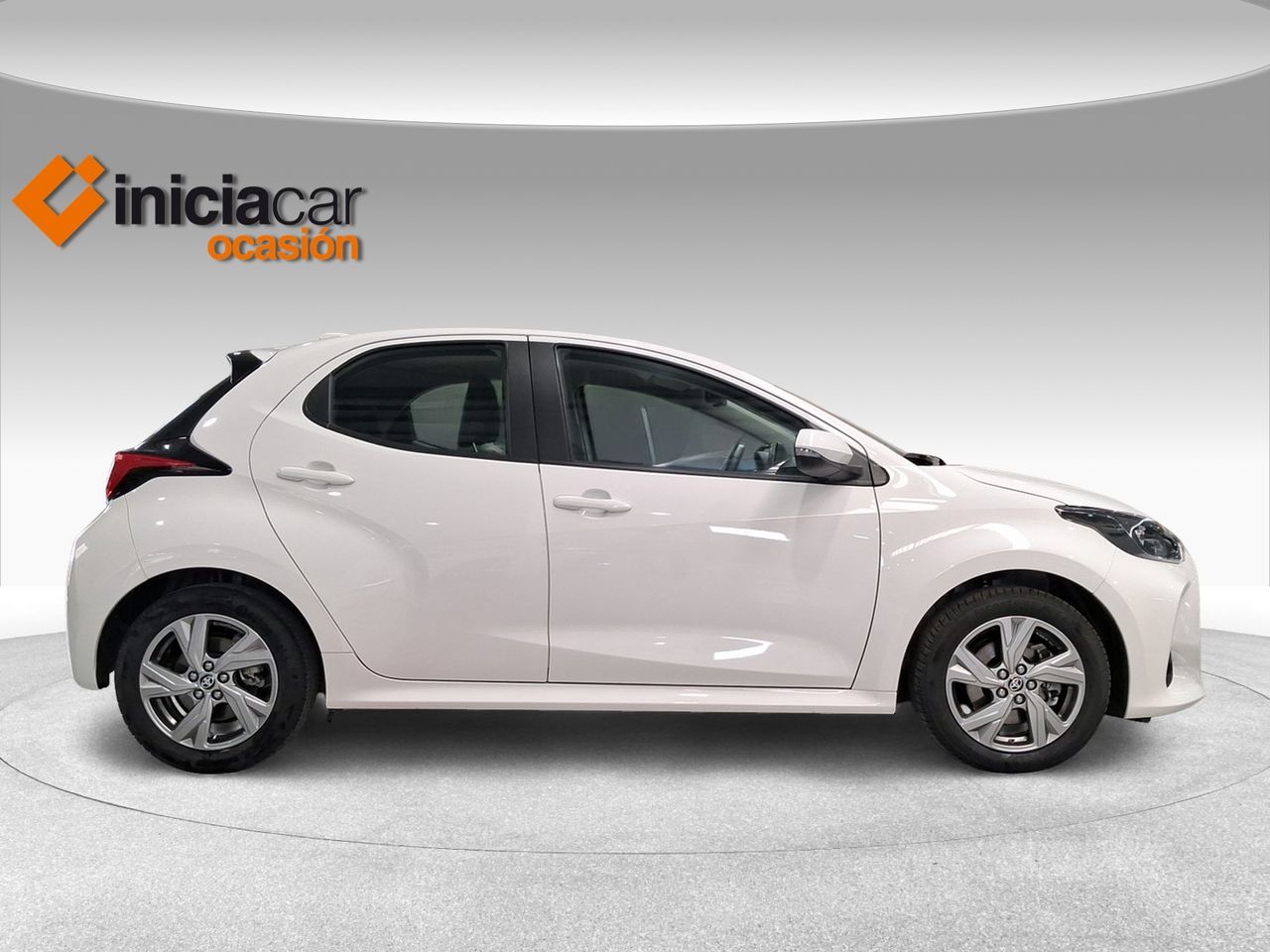 Toyota Yaris 1.5 120H Active Plus  - Foto 18