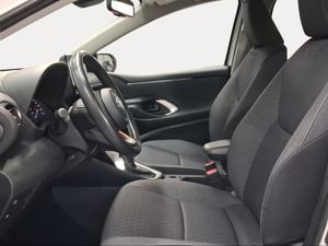 Toyota Yaris 1.5 120H Active Tech  - Foto 13