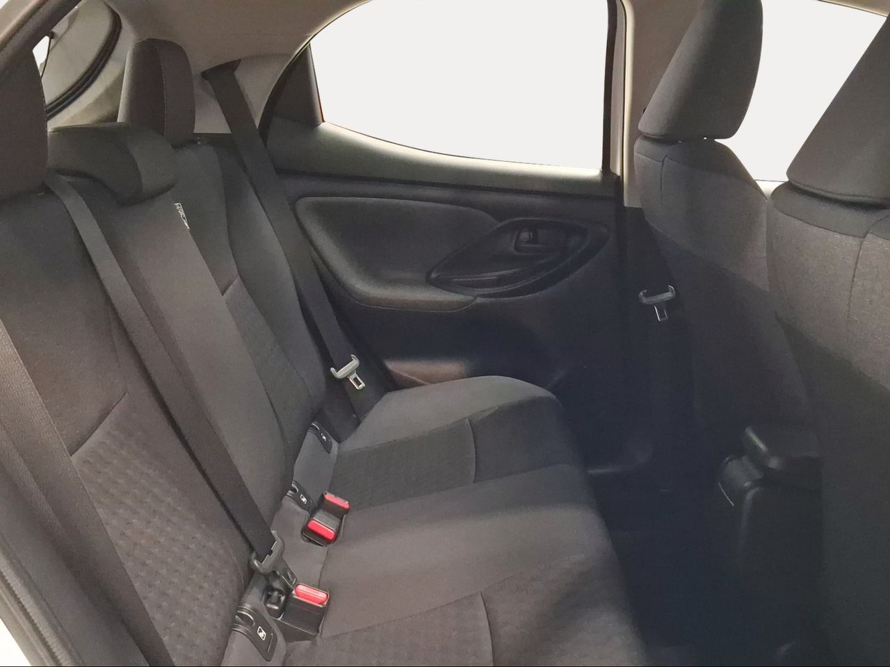 Toyota Yaris 1.5 120H Active Tech  - Foto 8