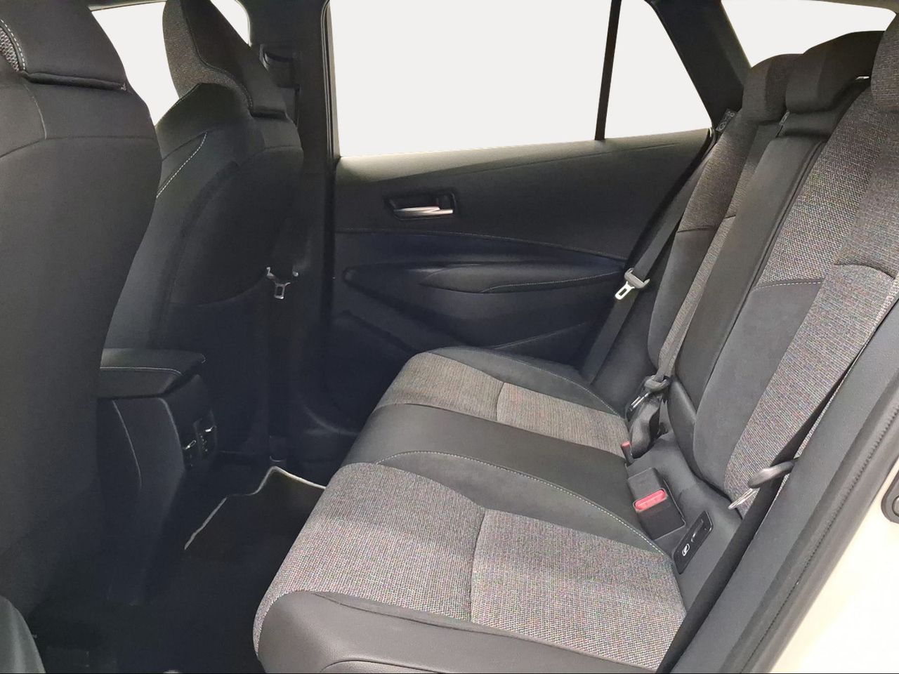 Toyota Corolla 140H Style Touring Sport  - Foto 12