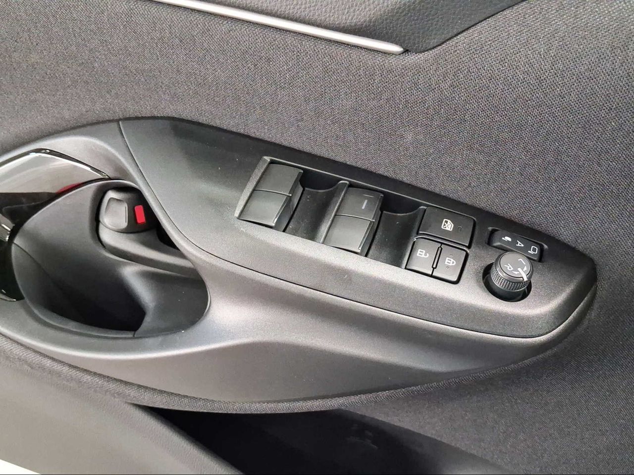 Toyota Yaris 1.5 120H Style  - Foto 24