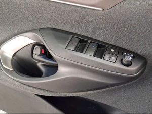 Toyota Yaris Cross 1.5 120H Style Plus  - Foto 25