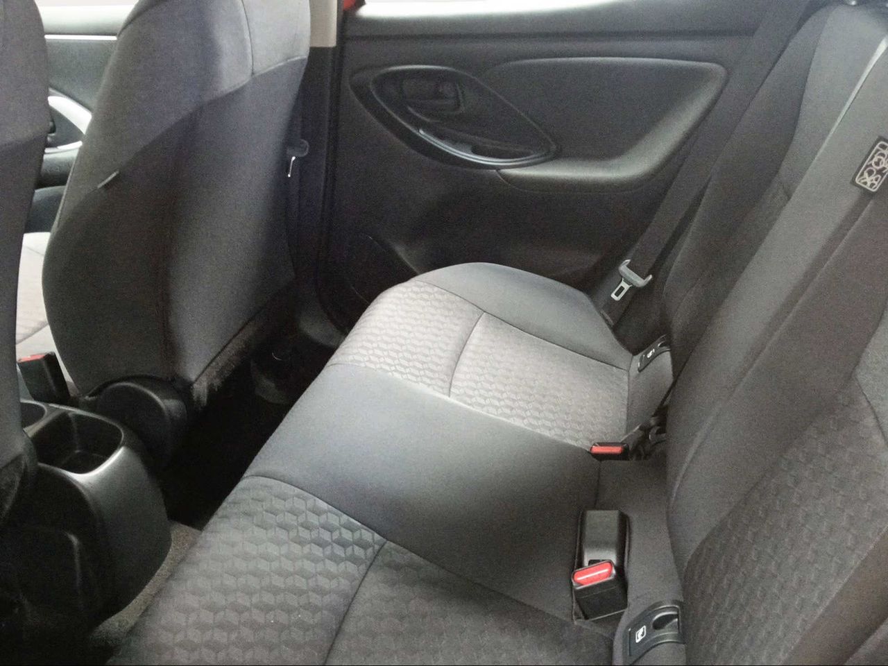 Toyota Yaris 1.5 125 S-Edition  - Foto 12