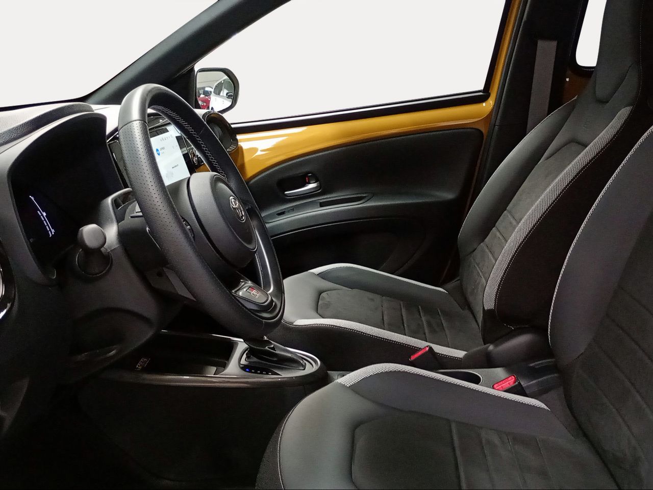 Toyota Aygo X Cross Hybrid MC26 1.5 116CV GR Sport  - Foto 13