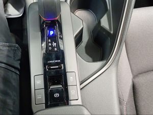 Toyota C-HR Advance Plug-in Hybrid 220 Skyview  - Foto 24