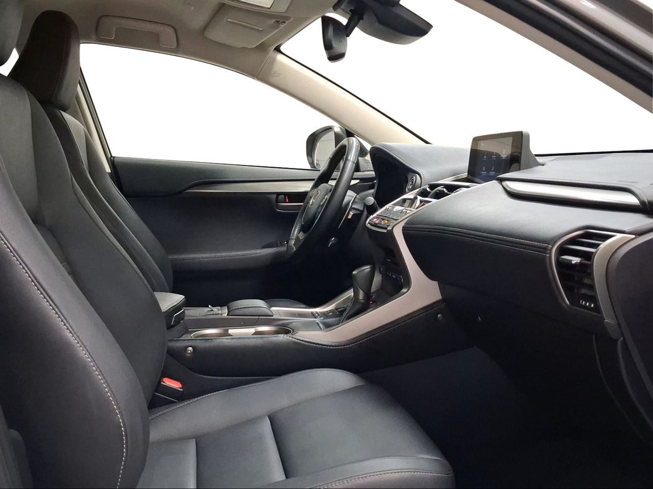Lexus NX 2.5 300h Premium 2WD  - Foto 7