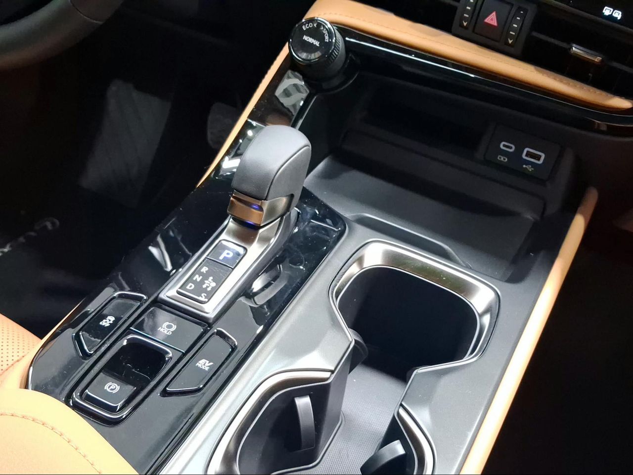 Lexus NX 350h Premium+ 2WD  - Foto 14