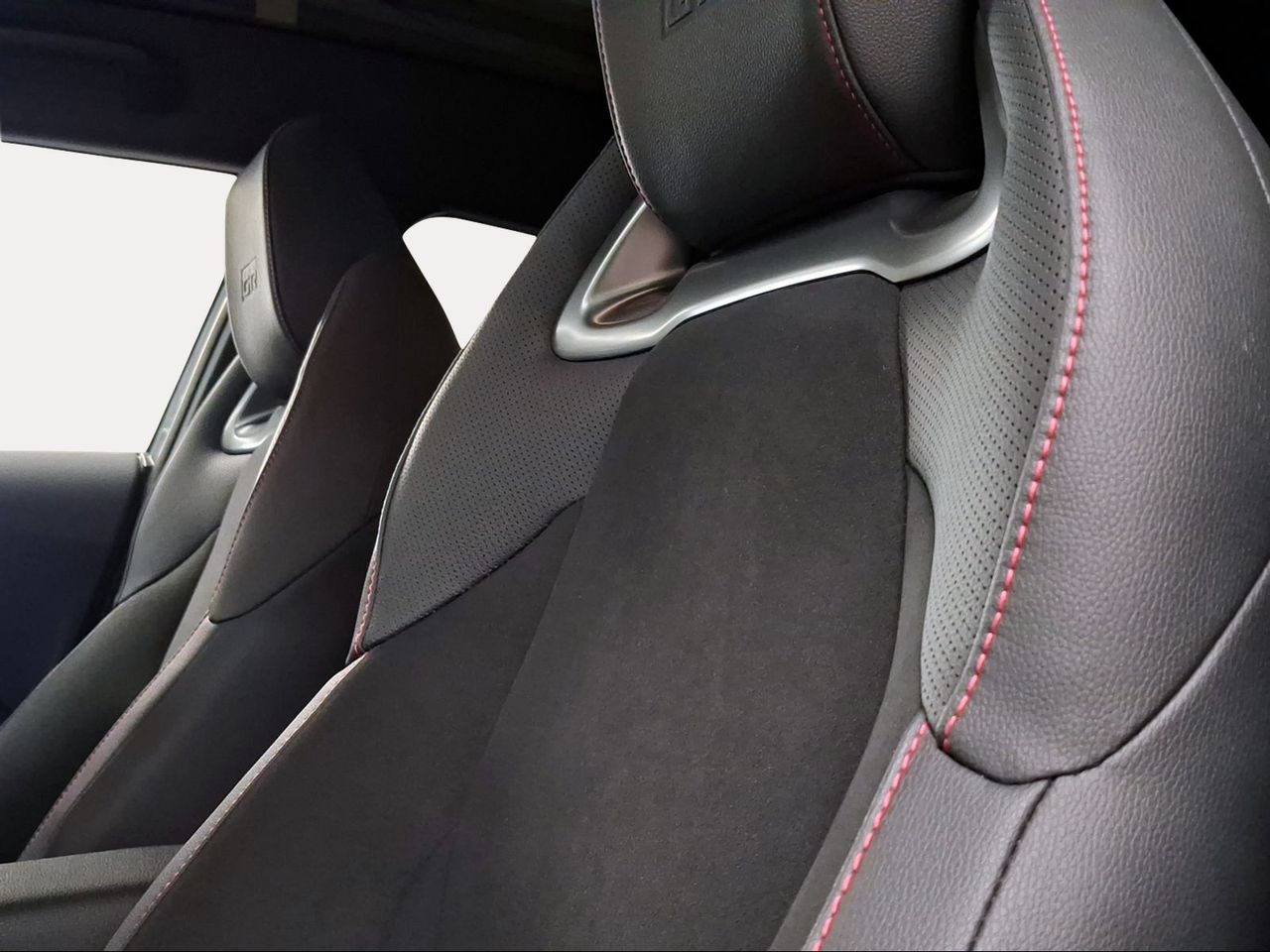 Toyota C-HR GR Sport Hybrid 140 Skyview  - Foto 24