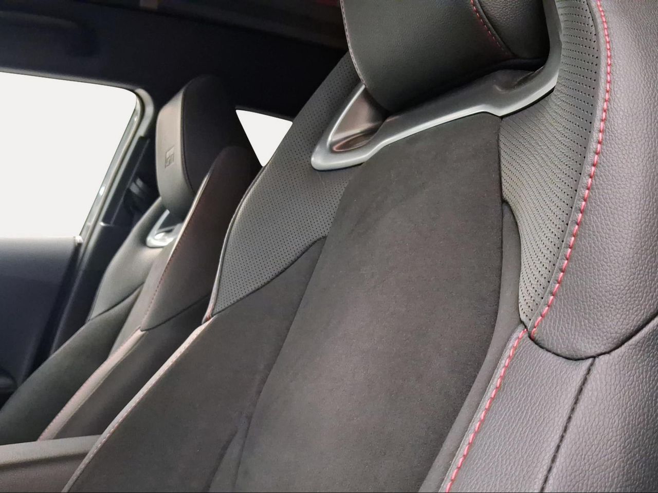 Toyota C-HR GR Sport Hybrid 140 Skyview  - Foto 22