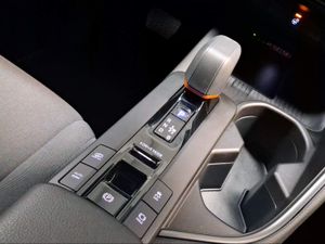 Toyota C-HR Advance Plug-in Hybrid 220 Skyview  - Foto 22