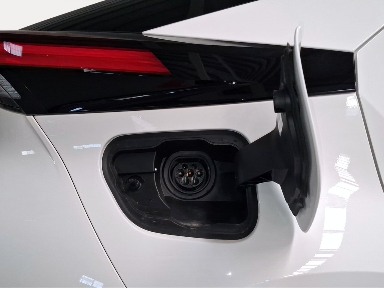 Toyota C-HR Advance Plug-in Hybrid 220 Skyview  - Foto 7