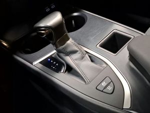 Lexus UX 2.0 250h Premium  - Foto 15