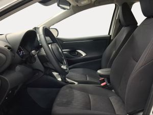 Toyota Yaris 1.5 120H Active Plus  - Foto 13