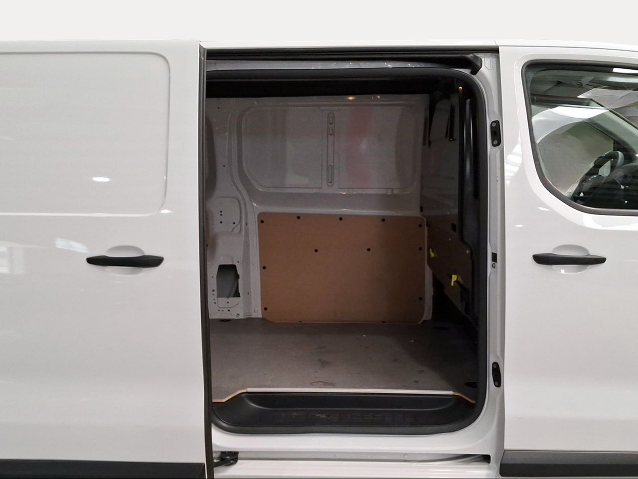 Toyota Proace VAN L1 GX 1.5D 120CV 6MT  - Foto 8