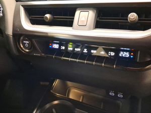 Lexus UX 2.0 250h Business  - Foto 16