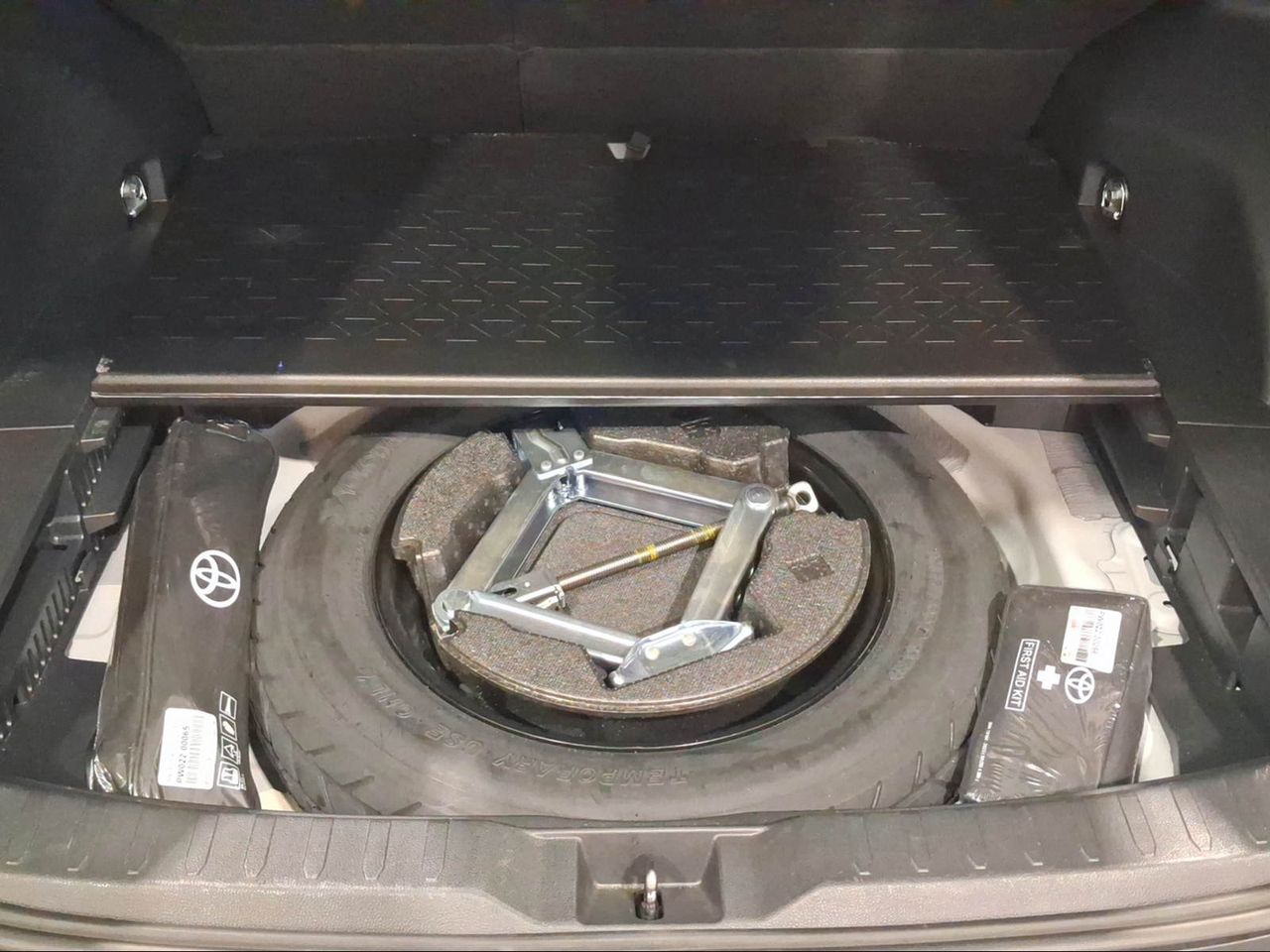 Toyota Rav4 220H e-CVT 4x4 Advance  - Foto 26