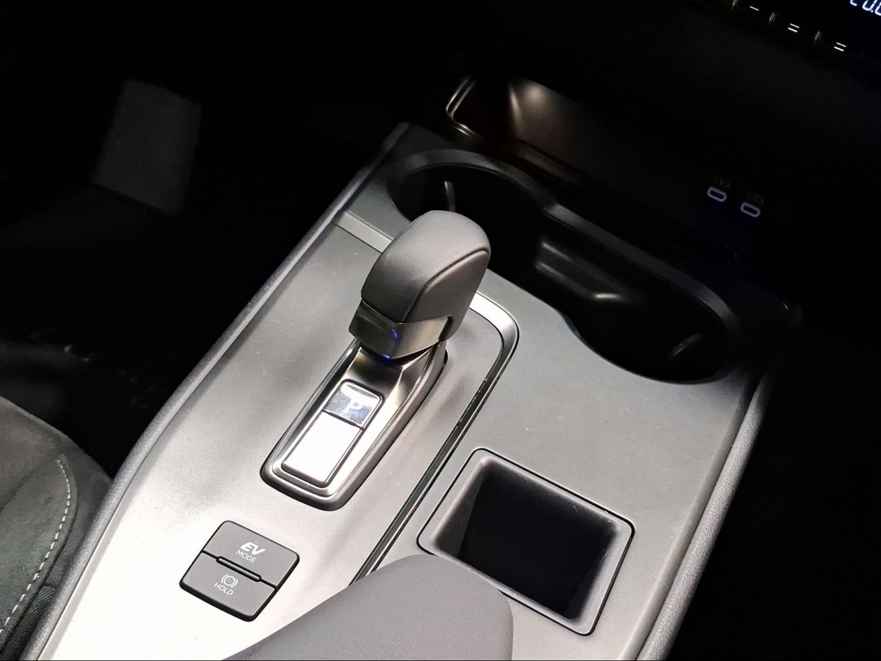 Lexus UX 2.0 300h UX Plus  - Foto 17