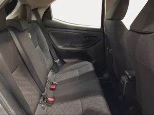 Toyota Yaris 1.5 120H Active Plus  - Foto 8