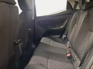 Toyota Yaris 1.5 120H Active Plus  - Foto 12
