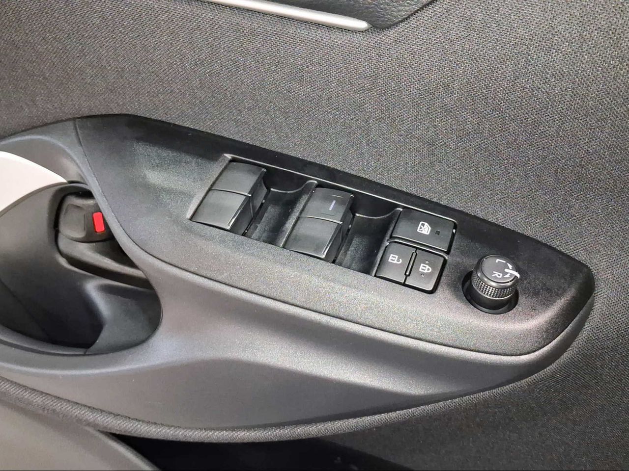 Toyota Yaris 1.5 120H Active Plus  - Foto 23