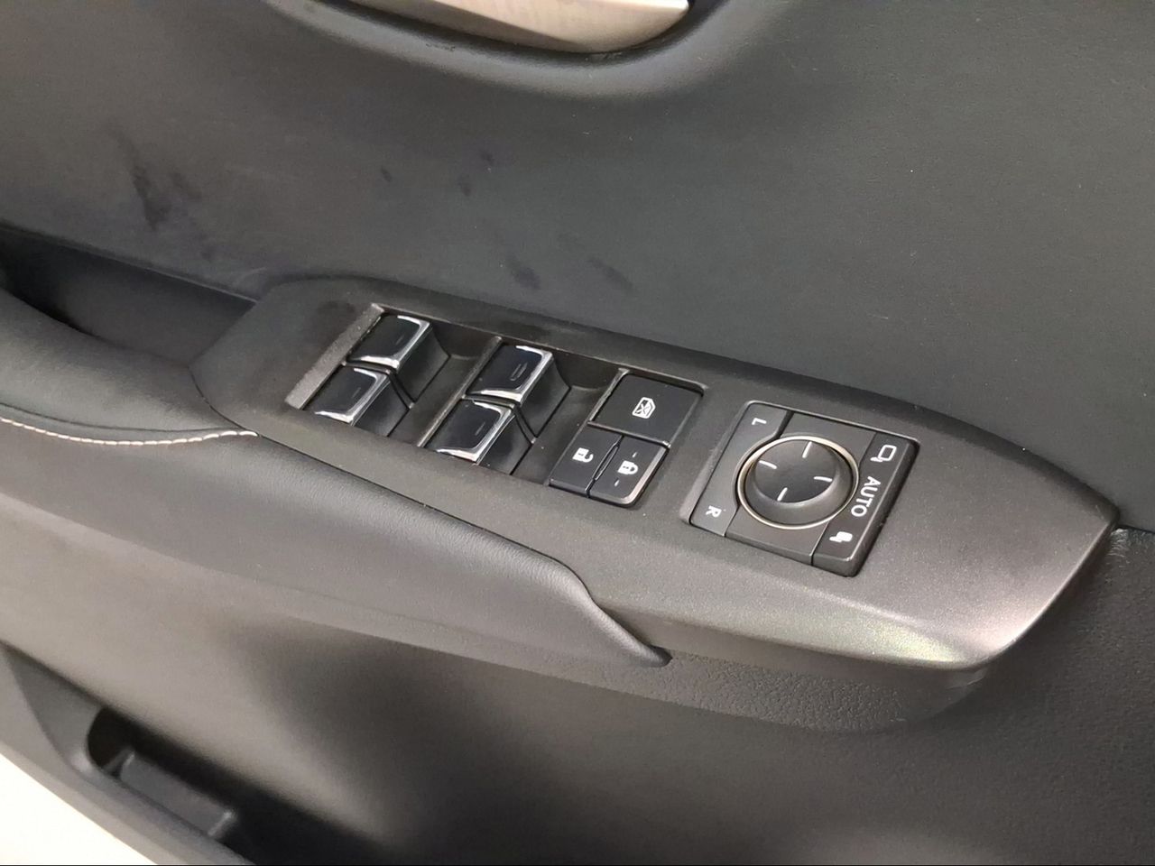 Lexus NX 2.5 300h Business Navigation 2WD  - Foto 17