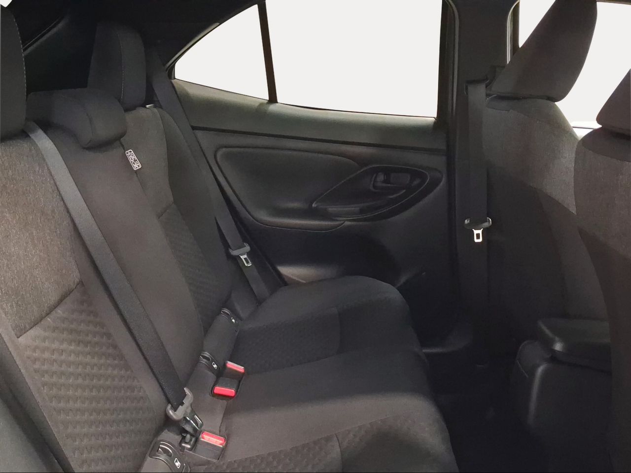Toyota Yaris Cross 1.5 120H Active Plus  - Foto 8