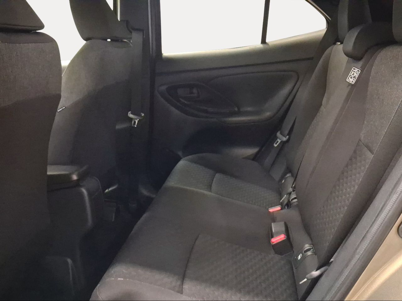 Toyota Yaris Cross 1.5 120H Active Plus  - Foto 12