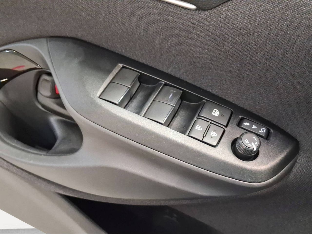 Toyota Yaris Cross 1.5 120H Active Plus  - Foto 23