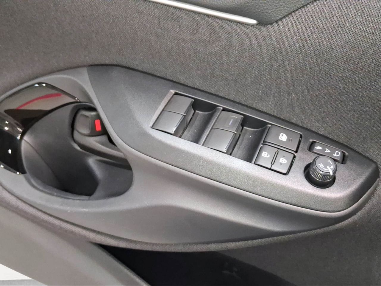 Toyota Yaris Cross 1.5 130H Active Plus  - Foto 24