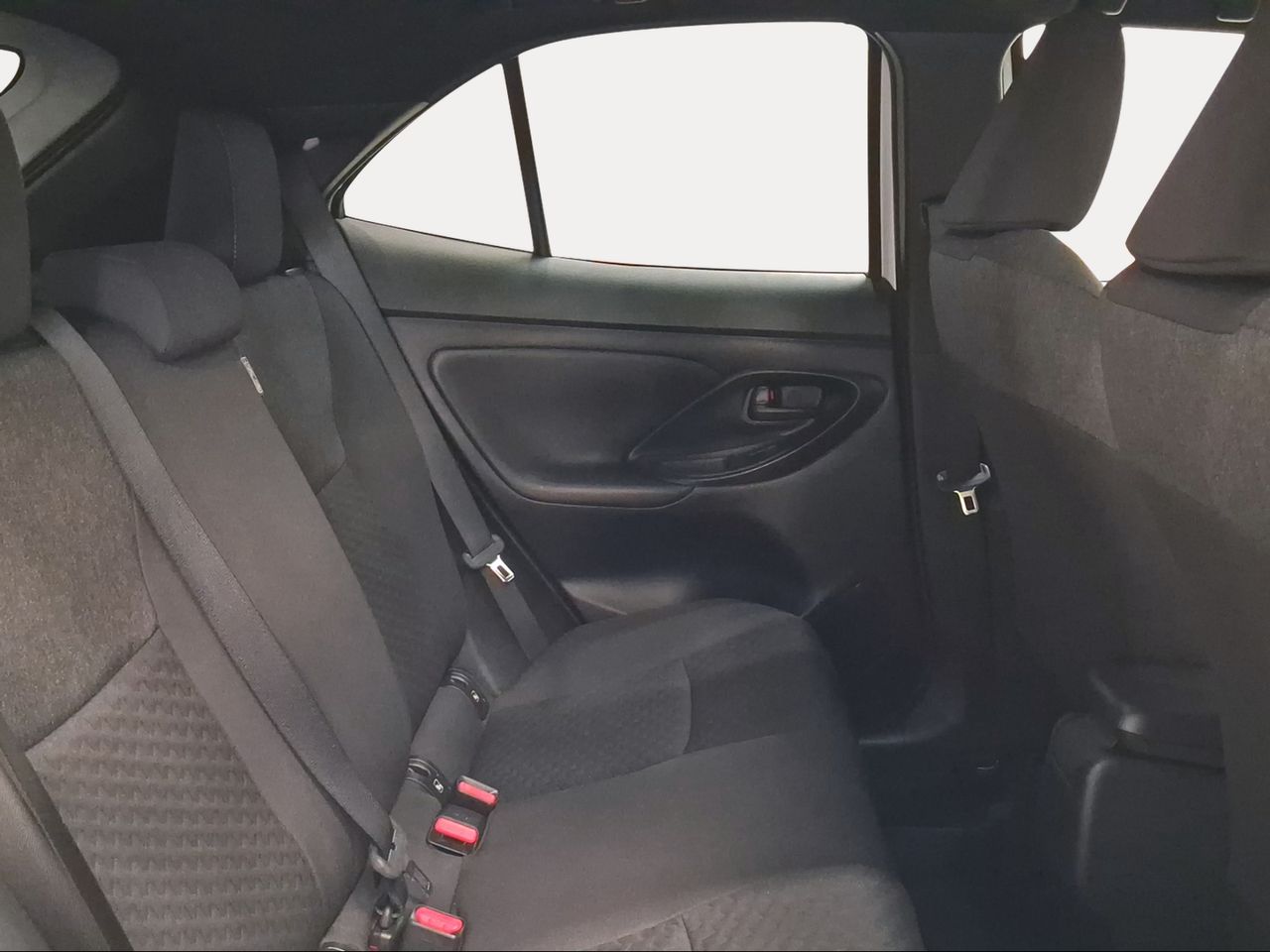 Toyota Yaris Cross 1.5 130H Active Plus  - Foto 8
