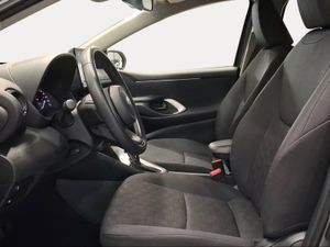 Toyota Yaris 1.5 120H Active Plus  - Foto 13