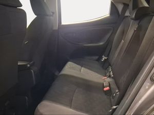 Toyota Yaris 1.5 120H Active Plus  - Foto 12